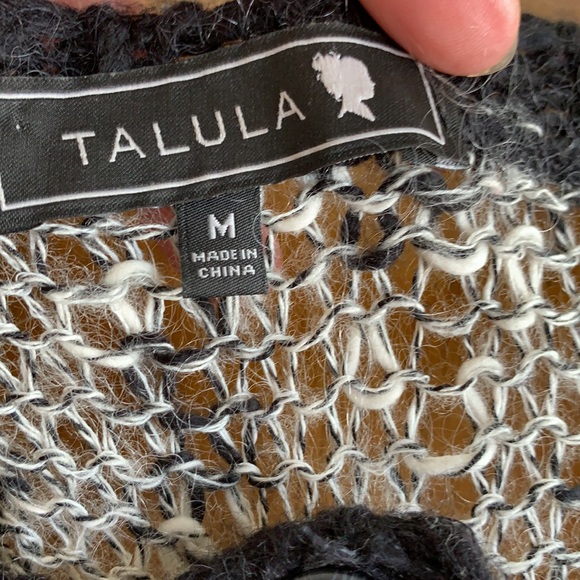 Talula/Aritzia very open knitted cardigan - Picture 2 of 3